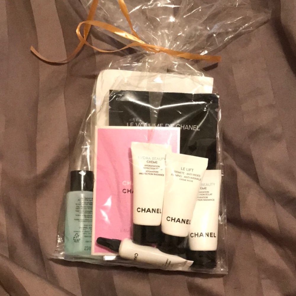 Chanel gift bag samples. All new